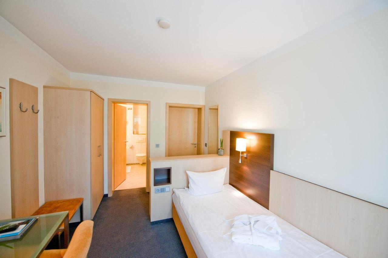 Hotel Scheffelhoehe Bruchsal Quarto foto